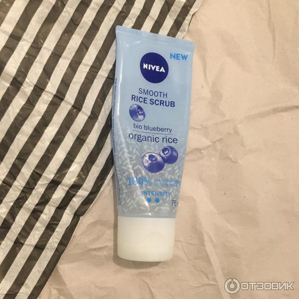 Рисовый скраб с черникой Nivea Organic Rice Smooth Rice Scrub Blueberry фото