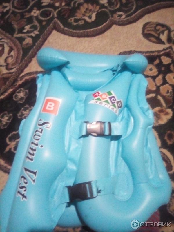 Жилет детский надувной Intex Deluxe Swim Vest фото