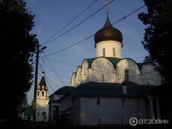 Троицкий собор и Распятская церковь-колокольня