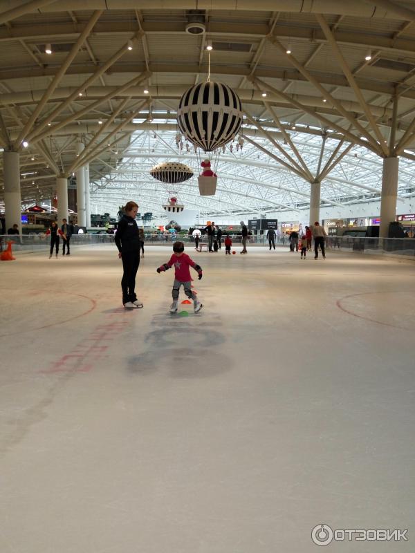 Ледовый каток MEGA ICE в ТЦ Авиапарк (Россия, Москва) фото