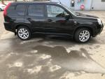 Автомобиль Nissan X-Trail внедорожник фото