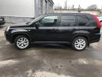 Автомобиль Nissan X-Trail внедорожник фото