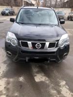 Автомобиль Nissan X-Trail внедорожник фото