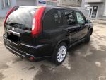 Автомобиль Nissan X-Trail внедорожник фото