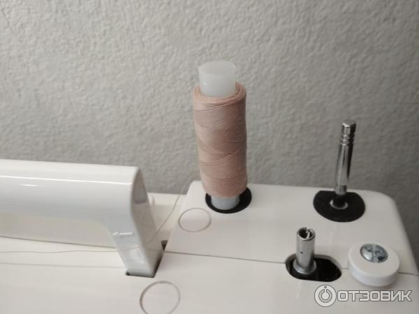 Стержень для ниток в раскрытом состоянии