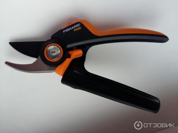 Секатор садовый Fiskars PowerGearX M PX92 фото