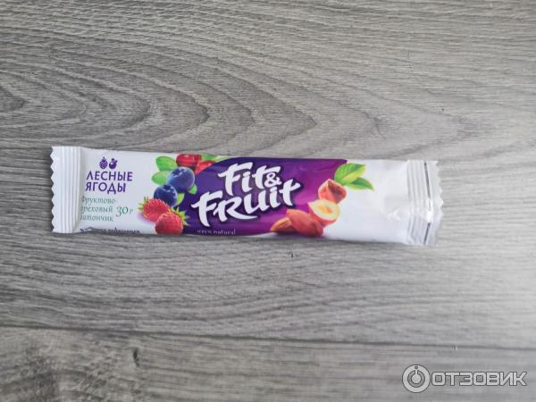 Натуральный фруктово-ореховый батончик Fit Fruit Лесные ягоды фото