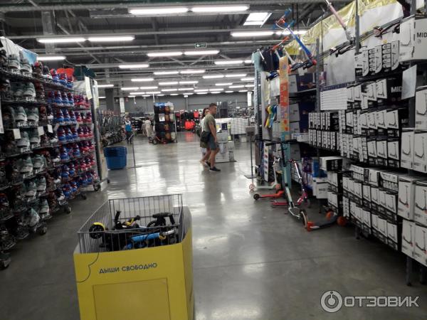 Сеть спортивных гипермаркетов DECATHLON (Россия) фото