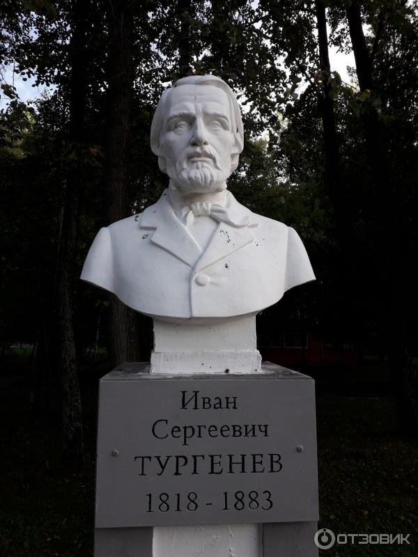 Литературная аллея в ЦПКиО им. В. В. Маяковского фото