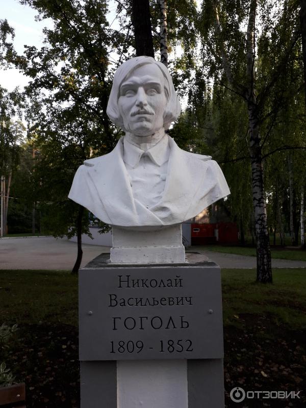 Литературная аллея в ЦПКиО им. В. В. Маяковского фото