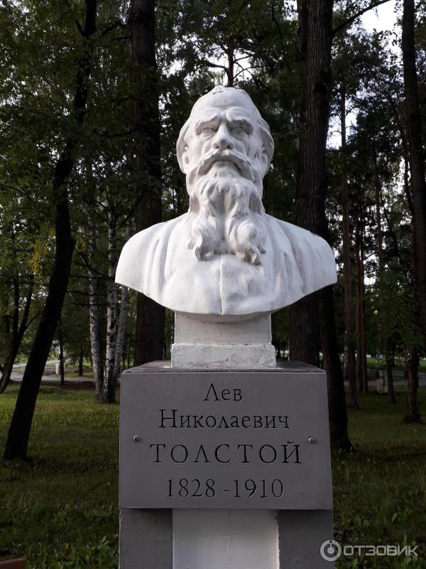 Литературная аллея в ЦПКиО им. В. В. Маяковского фото