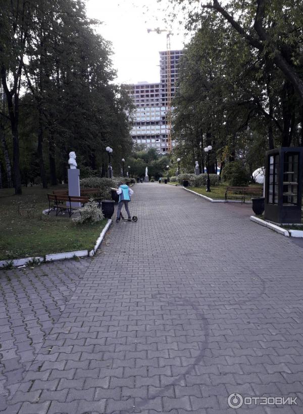 Литературная аллея в ЦПКиО им. В. В. Маяковского фото