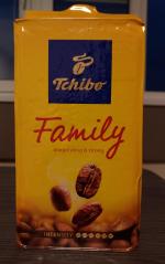 Натуральный жареный молотый кофе Tchibo Family среднеобжаренный фото