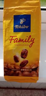 Натуральный жареный молотый кофе Tchibo Family среднеобжаренный фото