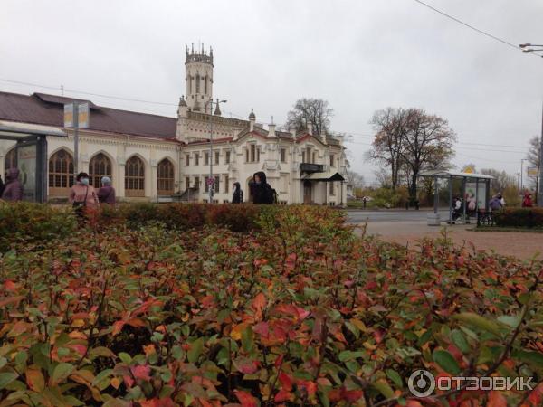 Железнодорожный вокзал г. Петергоф (Россия, Санкт-Петербург) фото