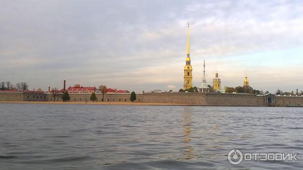 Водная экскурсия по рекам и каналам Санкт-Петербурга (Россия) фото