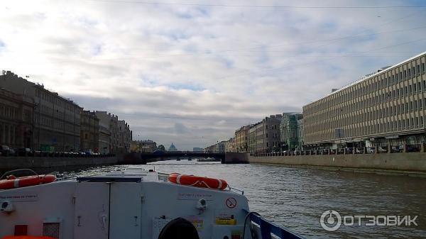 Водная экскурсия по рекам и каналам Санкт-Петербурга (Россия) фото