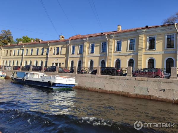 Водная экскурсия по рекам и каналам Санкт-Петербурга (Россия) фото