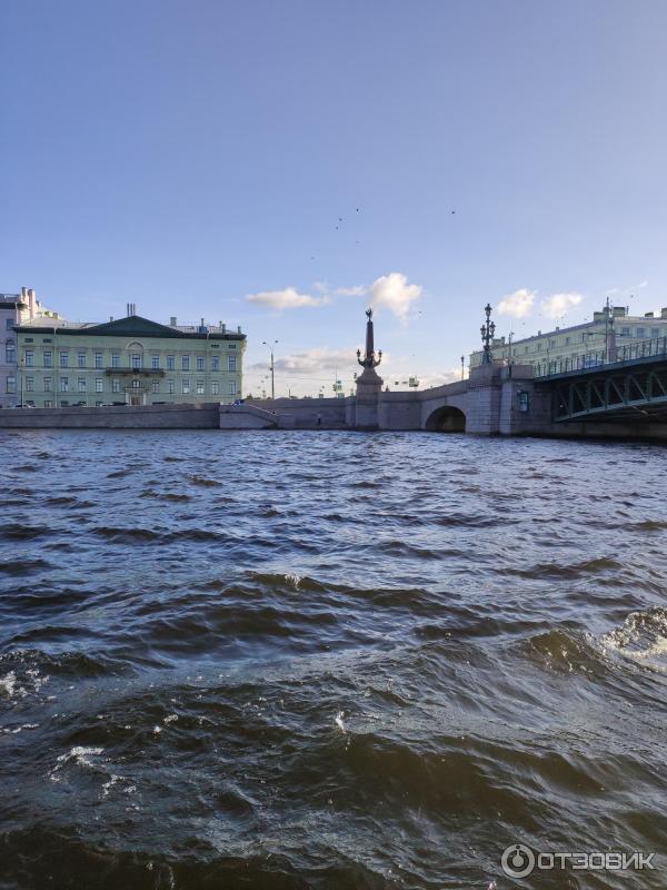 Водная экскурсия по рекам и каналам Санкт-Петербурга (Россия) фото