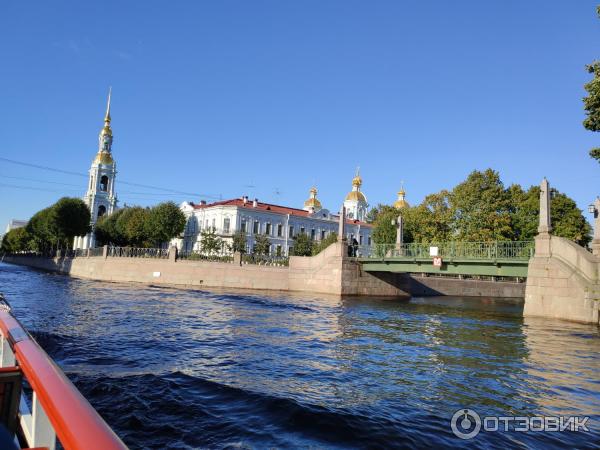 Водная экскурсия по рекам и каналам Санкт-Петербурга (Россия) фото