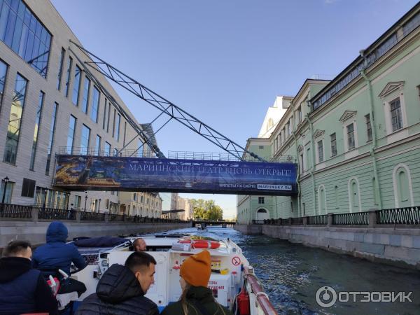 Водная экскурсия по рекам и каналам Санкт-Петербурга (Россия) фото