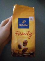 Натуральный жареный молотый кофе Tchibo Family среднеобжаренный фото