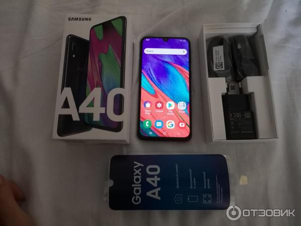 Смартфон Samsung Galaxy A40 фото