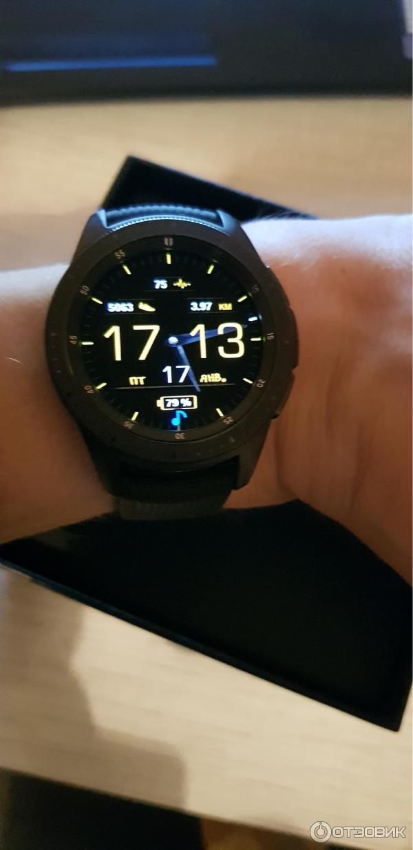 Умные часы Samsung Galaxy Watch фото