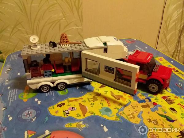 Конструктор Lego City Фургон и дом на колесах 60117 фото