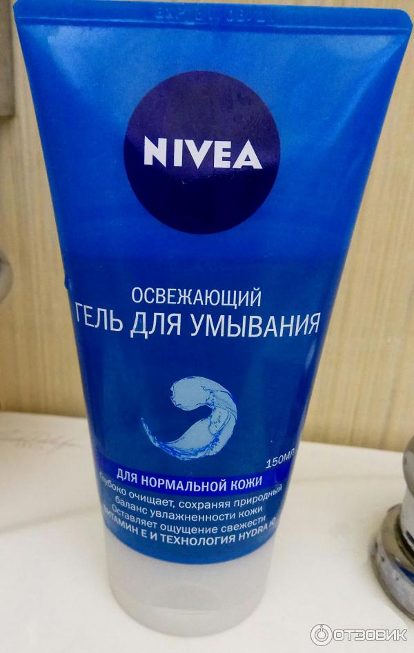 Освежающий гель для умывания Nivea с витамином E и Hydra IQ фото