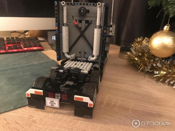 Конструктор LEGO Technic 42078 Грузовик MACK фото