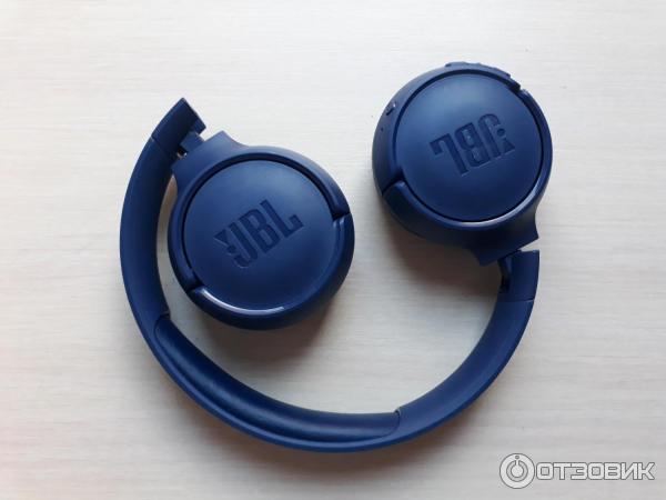 Наушник беспроводной jbl мигает