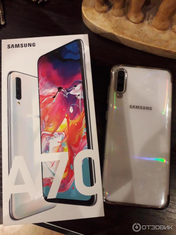 Смартфон Samsung Galaxy A70 фото