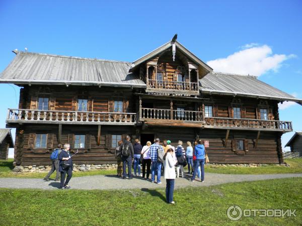 Дом Ошевнева из деревни Ошевнево в музее-заповеднике Кижи (Россия, Карелия) фото