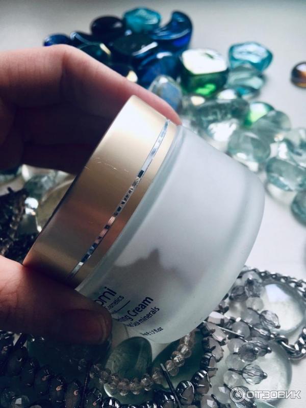 Осветляющий крем с минералами Мертвого моря Naomi фото