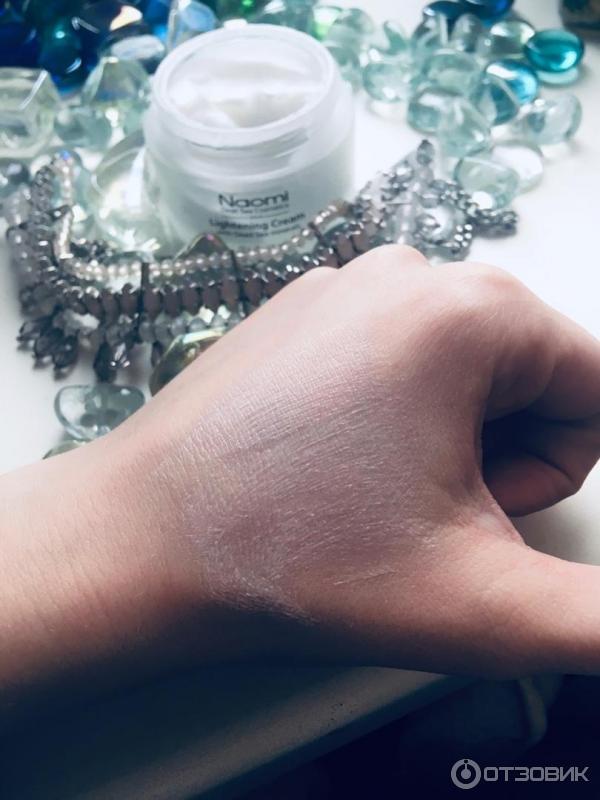 Осветляющий крем с минералами Мертвого моря Naomi фото