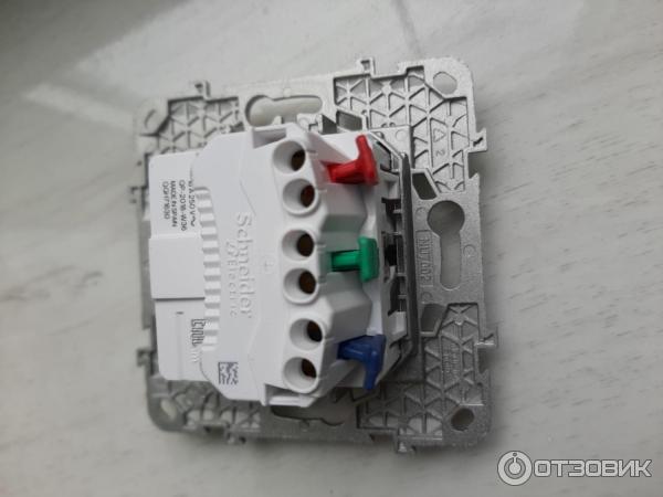 Розетки и выключатели Schneider Electric Unica фото