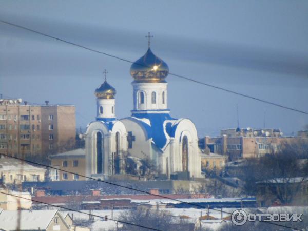 Храм с большого расстояния