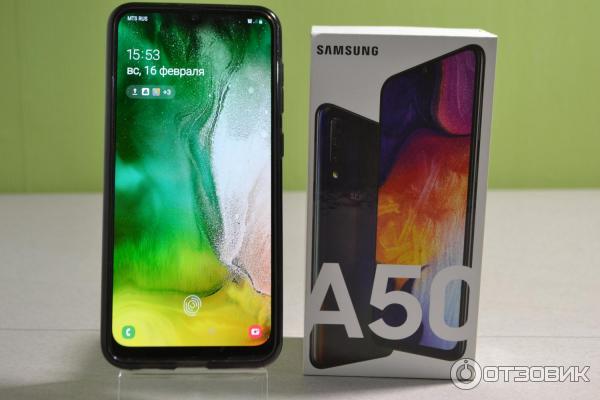 Samsung A50 (Лицевая сторона)включенный.