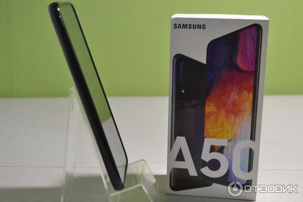 Samsung A50 (Вид с боку)