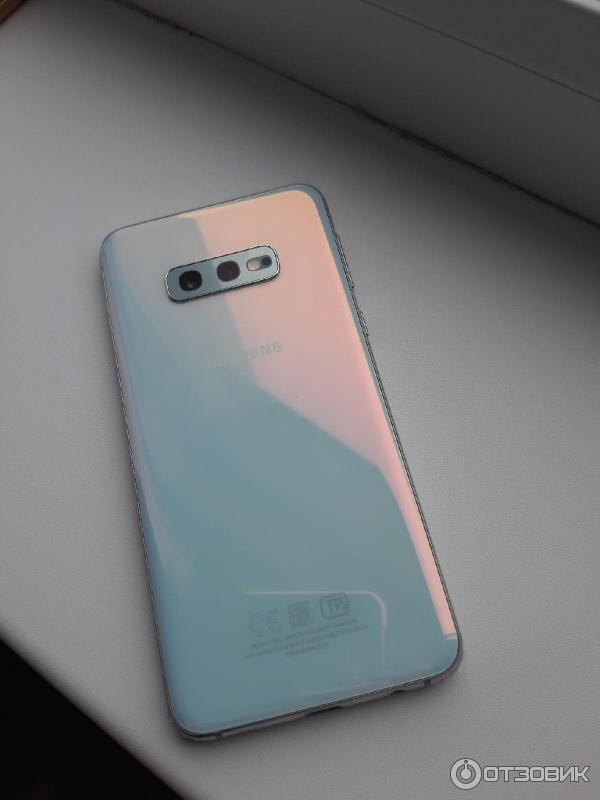 Смартфон Samsung Galaxy S10e фото