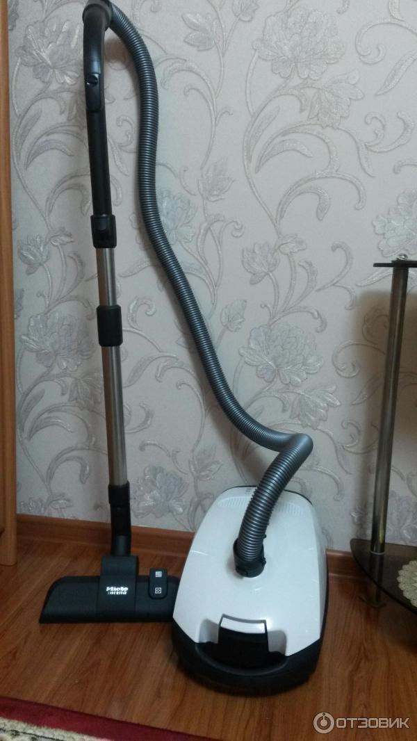 Пылесос Miele Classic C1 PowerLine фото