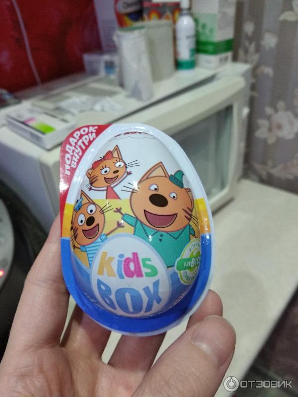 Kinder box kids. Конфитрейд / Кидсбокс три кота. Шоколадное яйцо Kids Box три кота. Kids Box три кота десерт с подарком. Kids Box 3 кота.