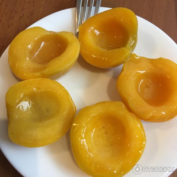 Консервированные персики Lorado