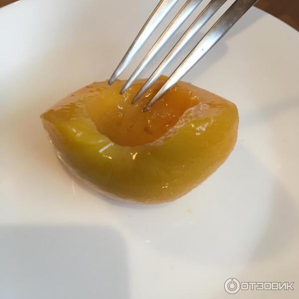 Консервированные персики Lorado