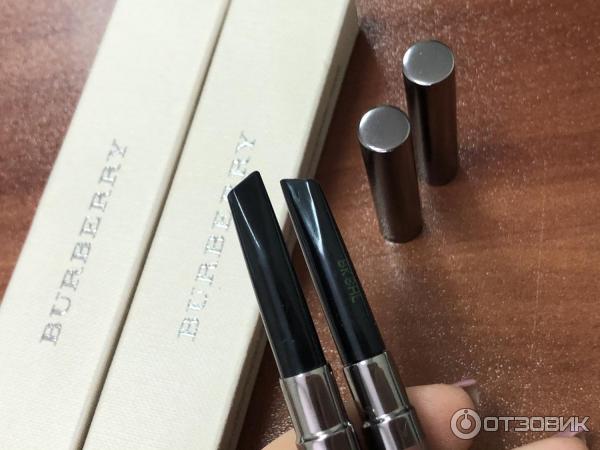 Burberry top eyebrow definer