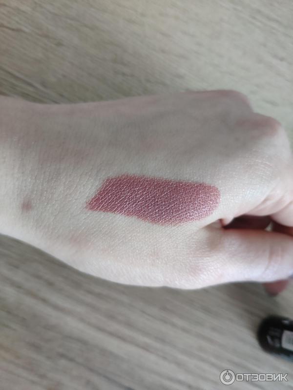 Губная помада NYX Extra Creamy Round Lipstick фото