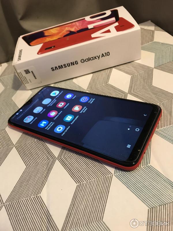 Смартфон Samsung Galaxy A10