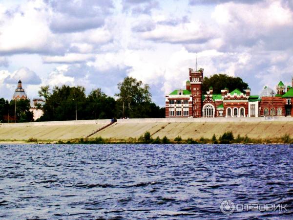 Замок Шереметьевых в Юрино (Россия, Марий Эл) фото