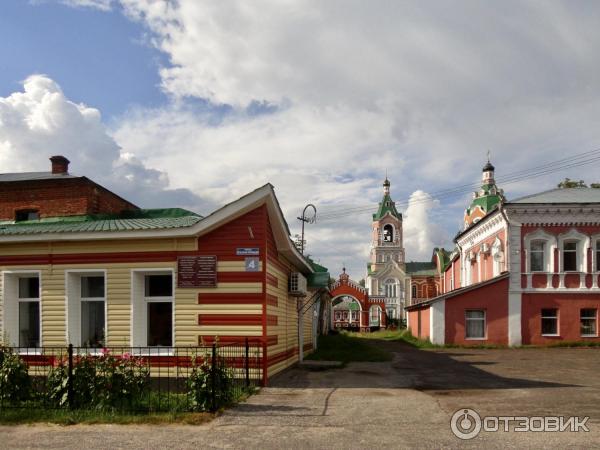 Замок Шереметьевых в Юрино (Россия, Марий Эл) фото